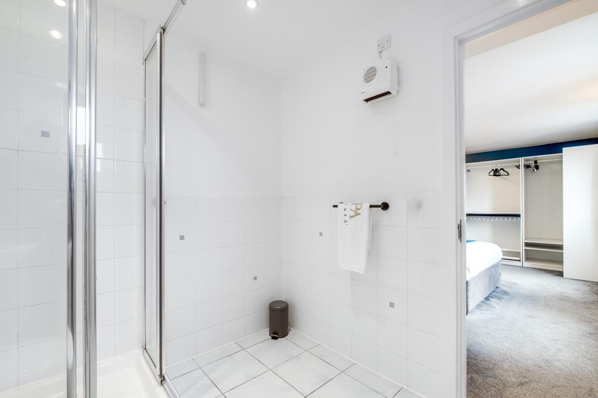 Pluxa Globe - Spacious Apartment In Jq With Parking เบอร์มิงแฮม ภายนอก รูปภาพ