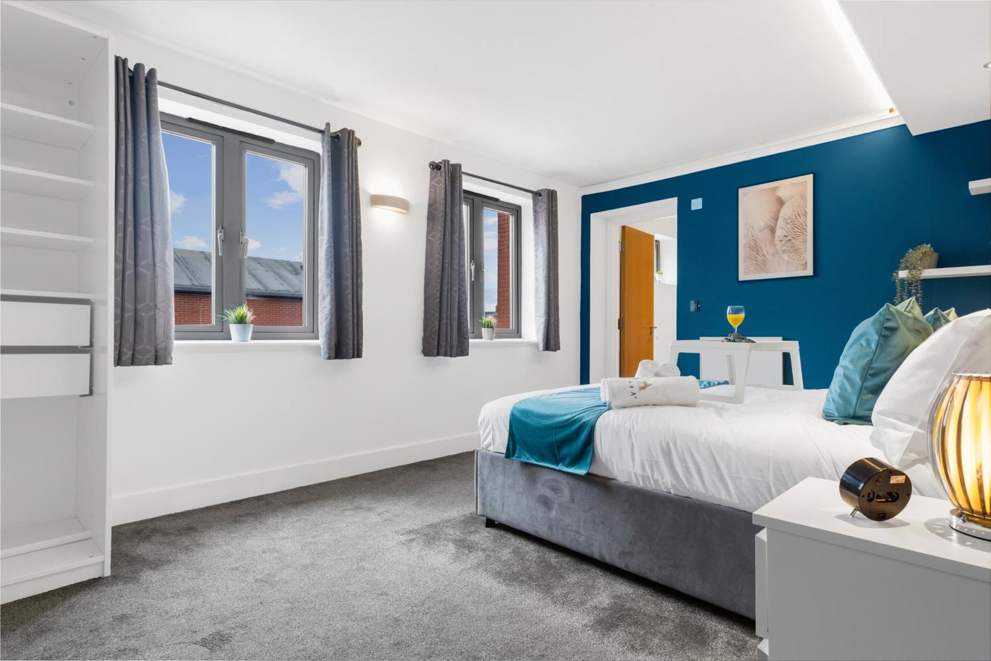 Pluxa Globe - Spacious Apartment In Jq With Parking เบอร์มิงแฮม ภายนอก รูปภาพ
