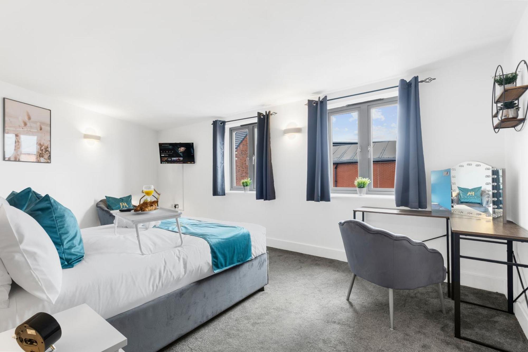 Pluxa Globe - Spacious Apartment In Jq With Parking เบอร์มิงแฮม ภายนอก รูปภาพ