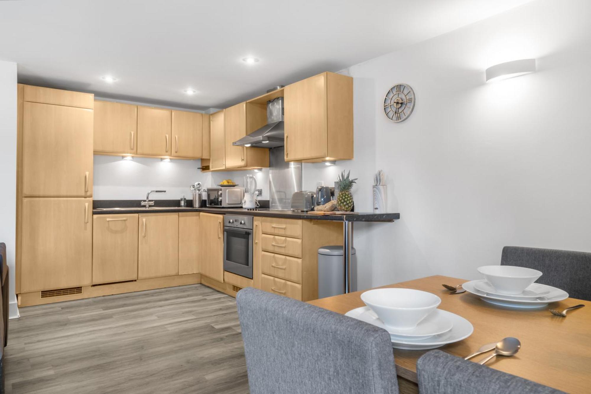 Pluxa Globe - Spacious Apartment In Jq With Parking เบอร์มิงแฮม ภายนอก รูปภาพ